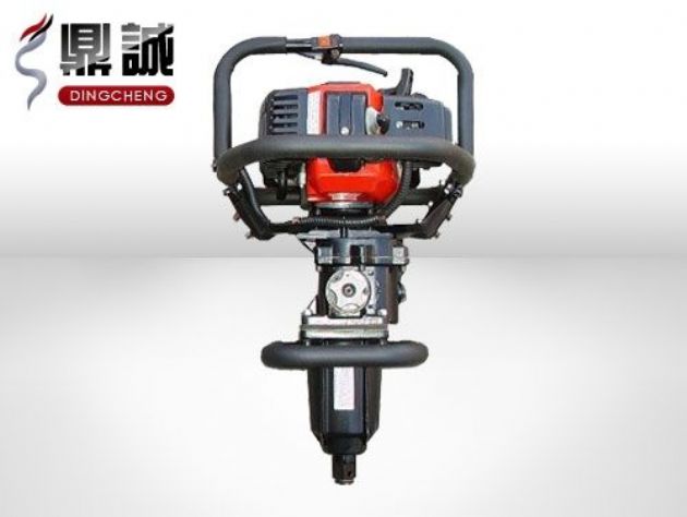 點(diǎn)擊查看詳細(xì)信息<br>標(biāo)題：便攜式內(nèi)燃扳手 閱讀次數(shù)：4127